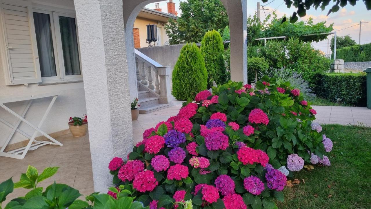 Apartment Nina Novi Vinodolski Exterior photo
